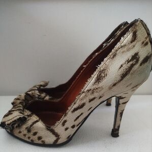 LANVIN ANIMAL PRINT PUMP'S WITH BOW